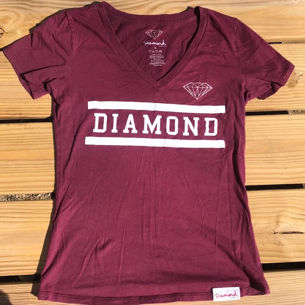Burgundy Diamond v neck t